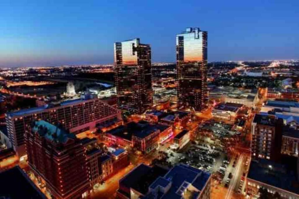 **Min Frm Dwntwn Fort Worth*Modern*Cozy*Townhome** Екстер'єр фото