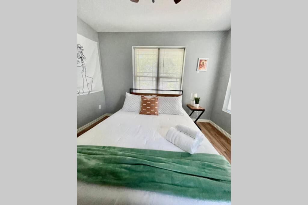 **Min Frm Dwntwn Fort Worth*Modern*Cozy*Townhome** Екстер'єр фото